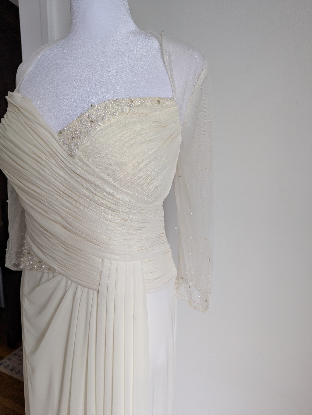 Vintage Ivory Beaded 3/4 Sleeve Mesh Bridal Gown With Ruched Waist Sweetheart — image 3 of 8